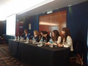 La disertación tuvo lugar en la 7º Jornada de Psico-oncología y Cuidados paliativos durante la mesa titulada: Los diferentes discursos sobre la enfermedad oncológica.