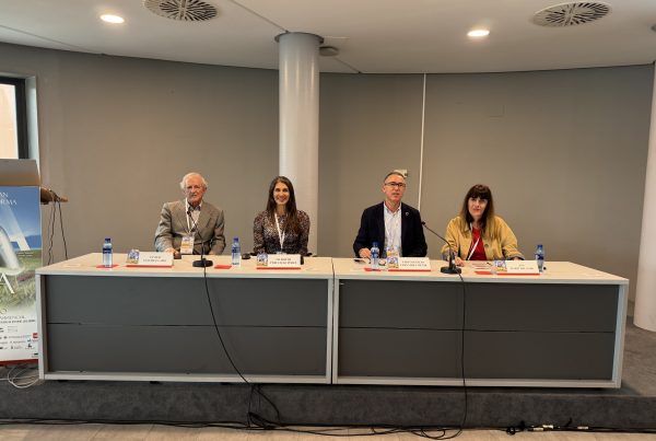Mesa «Valores que innovan la ética asistencial» en el XLII Congreso SECA, en Gijón. De izquierda a derecha: Javier Sánchez Caro, Lilisbeth Perestelo-Pérez, Pablo Ignacio Fernández Muñiz y Ana Martí Delgado.